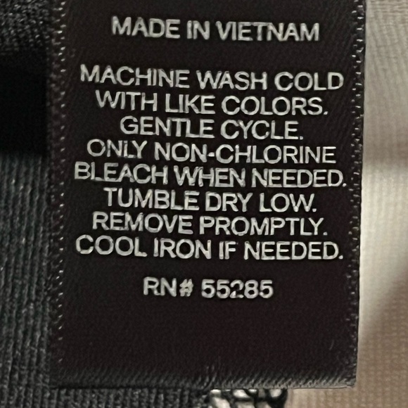 Express Color Block Workout Capris - Picture 6 of 6